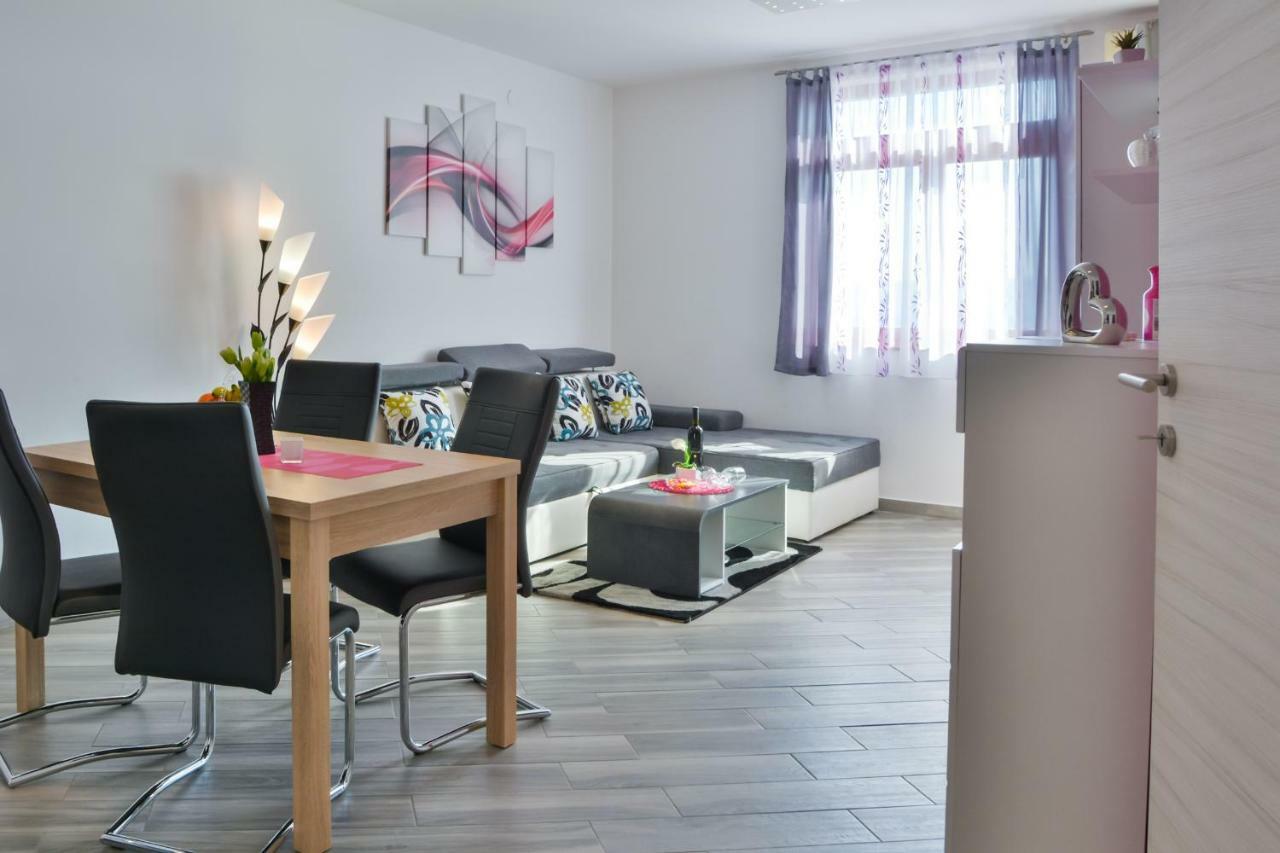 Apartment Klaudio เซนญ์ ภายนอก รูปภาพ