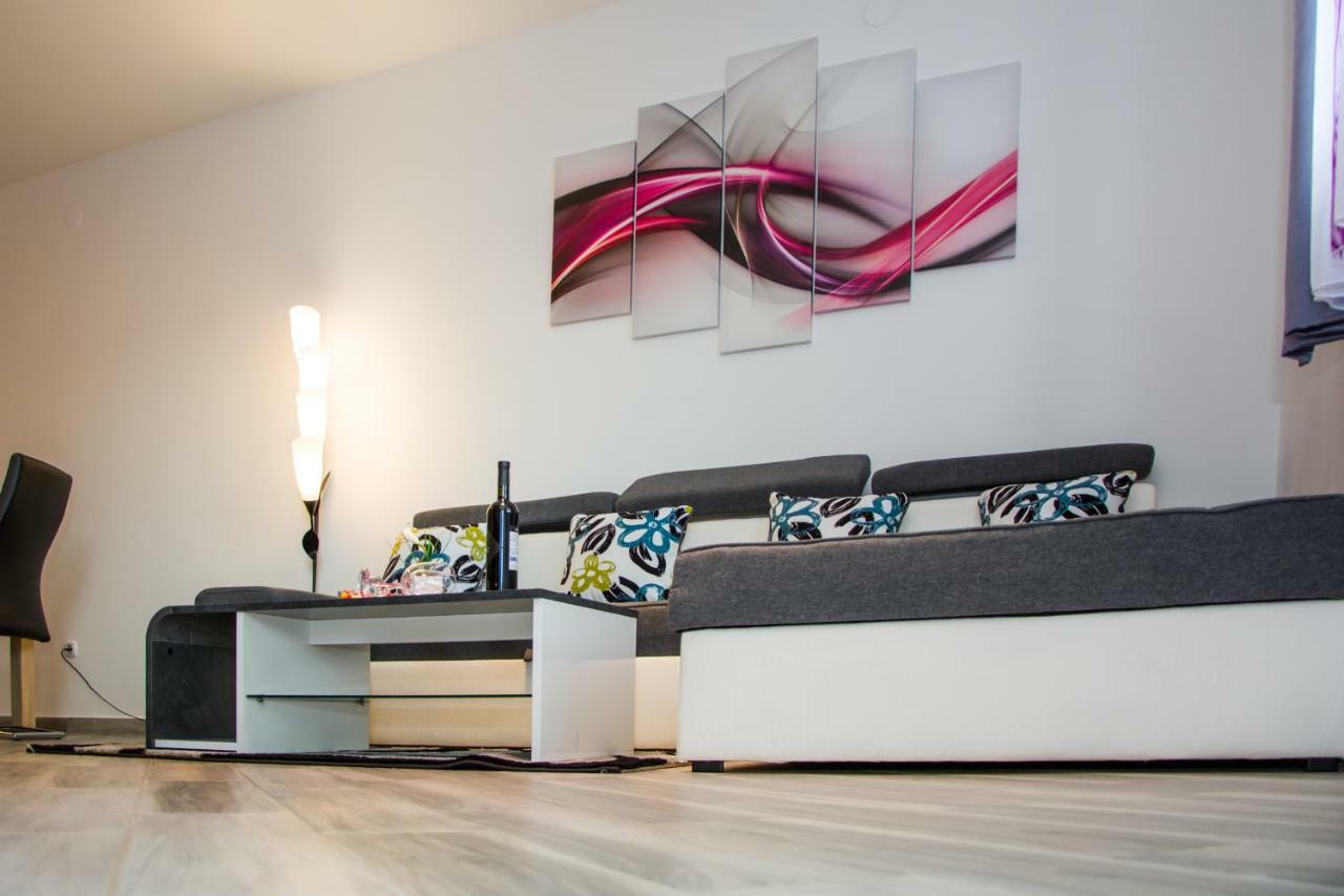 Apartment Klaudio เซนญ์ ภายนอก รูปภาพ